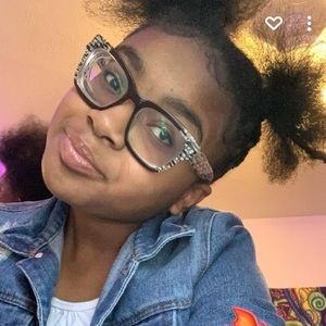 Meet your Posher, Chrisenda